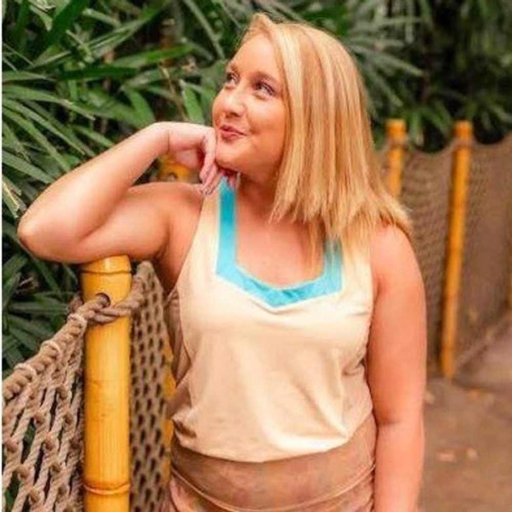 Crowned Athletics Riverbend Tank Women Small Tan Pocahontas Inspired Activewear